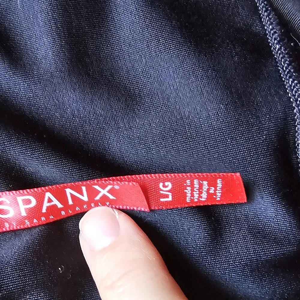 Spanx dark‎ gray faux snake skin print leggings size L